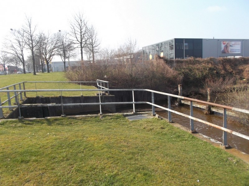 Hendrik ter Kuilestraat duiker zijtak Twentekanaal (7).JPG