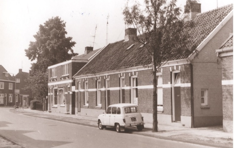 Lipperkerkstraat 373-375 en 377-379-381-383 woningen 1967.jpg