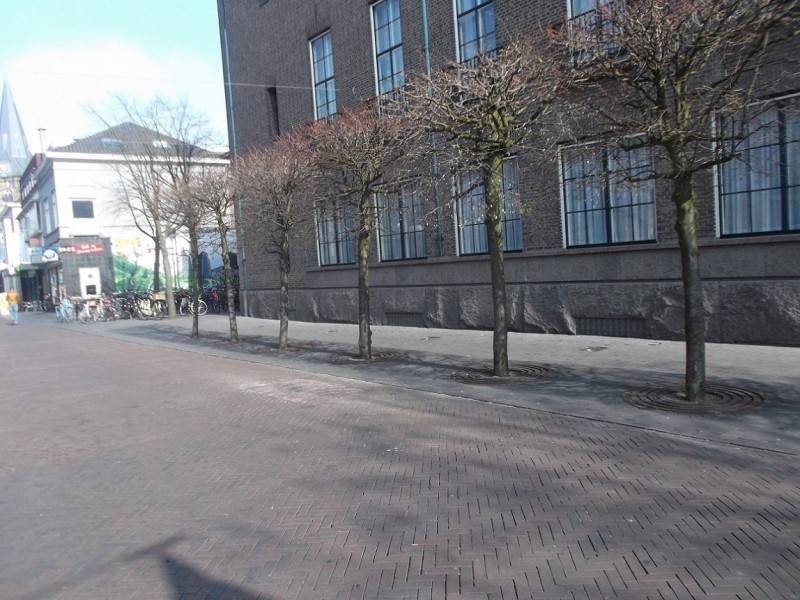 Langestraat zonder hartenbankje.JPG