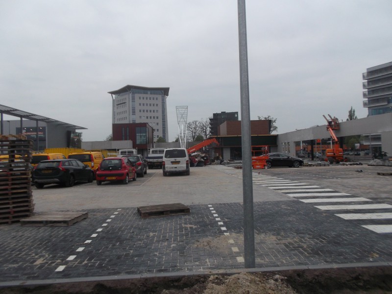 Spaansland hoek Wethouder Beversstraat achterkant nieuwbouw Foodcourt 10-4-2014.JPG