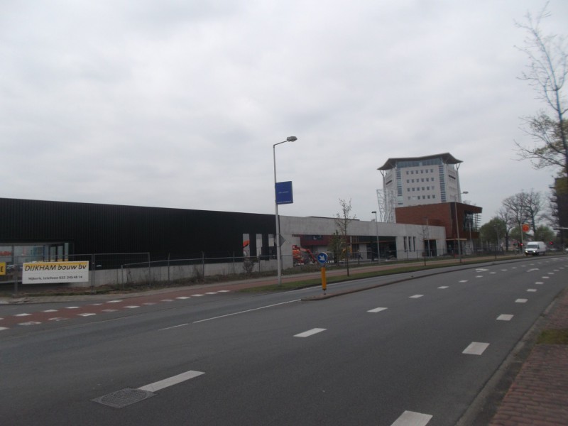 Wethouder Beversstraat hoek Zuiderval nieuwbouw Foodcourt 10-4-2014.JPG