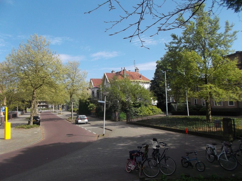 M.H. Tromplaan hoek Stadsmatenstraat.JPG