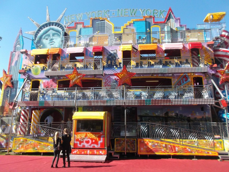 Volkspark Paaskermis 2014.JPG