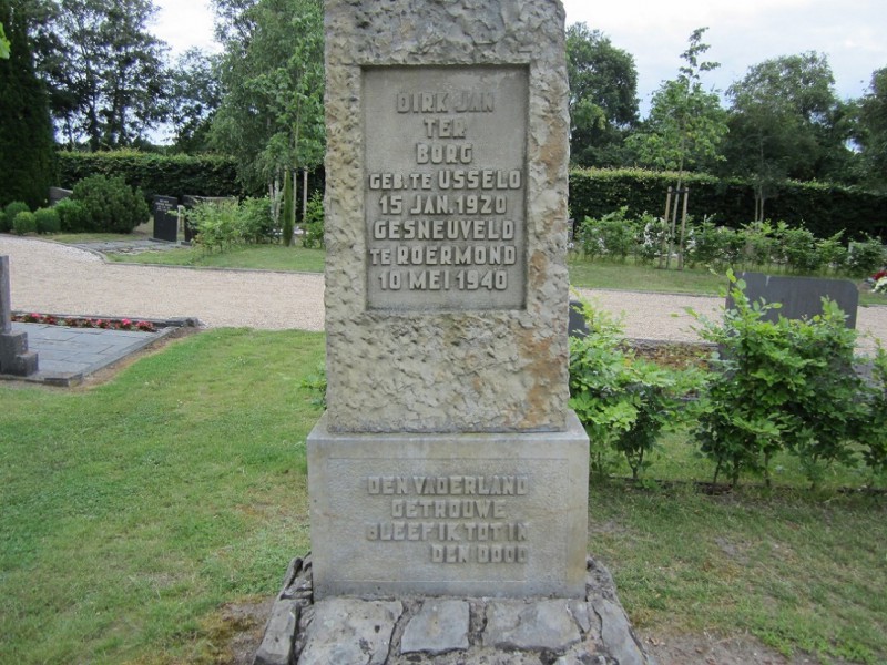 Usselo Haaksbergerstraat Hervormde begraafplaats oorlogsgraf Dirk Jan ter Borg.JPG