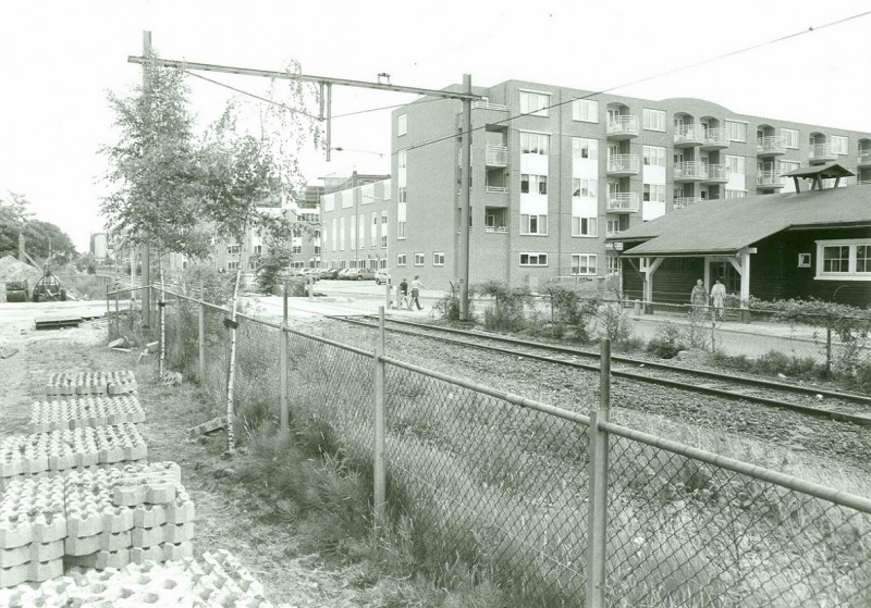 Parallelweg 1986 Spoorlijn ter hoogte van de Wenninkgaarde.jpg