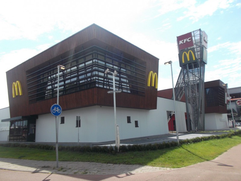Zuiderval Foodcourt Mc Donalds en KFC 3-7-2014 (2).JPG