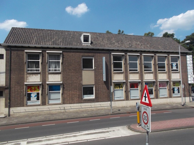 Molenstraat vroeger gebouw Volksuniversiteit 4-7-2014.JPG