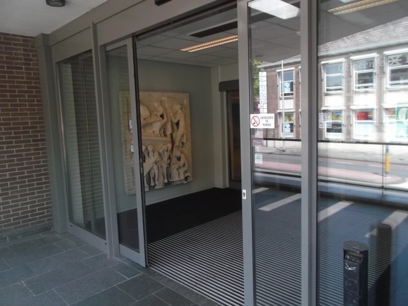 Molenstraat gevelsteen in hal gebouw De Noordmolen (2).JPG