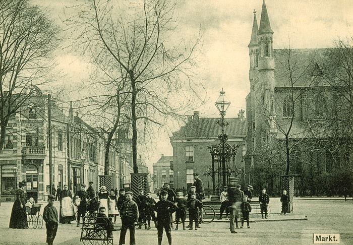 Markt oude Jacobuskerk fontein.jpg