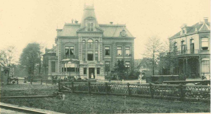 Hengelosestraat hoek Deurningerstraat en Molenstraat villa Kleiboer 1897.jpg