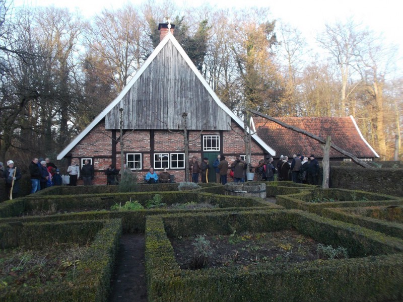 Ledeboerpark Lammerinkswönner Midwinterhoornblazen 14-12-2014.JPG