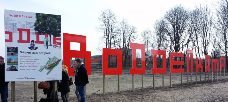 Eerste kampeerders bij Ambachtsschool voor kavels.jpg