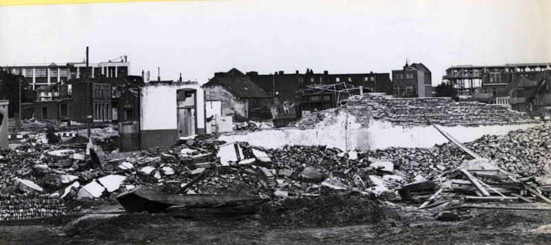 Alsteedsestraat 1950, afbraak i.v.m. de aanleg van de Boulevard 1945.jpg