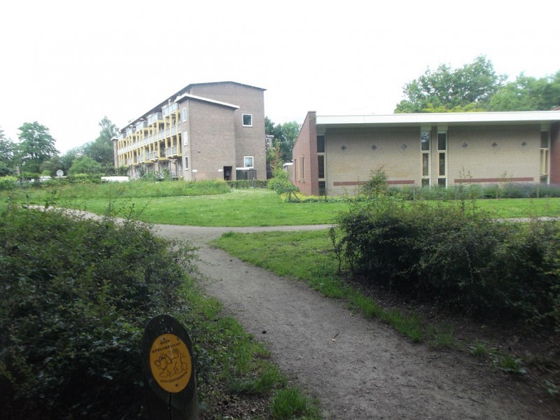 Zweringhoekweg achterkant woonflat Ferdinand Bolstraat (2).JPG