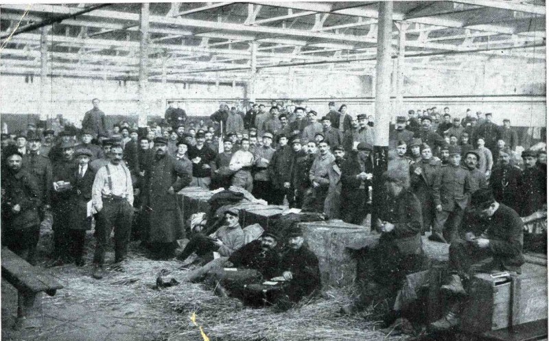 Lasondersingel 1918 Krijgsgevangenen 1e wereldoorlog opgevangen in katoenspinnerij Bamshoeve..jpg