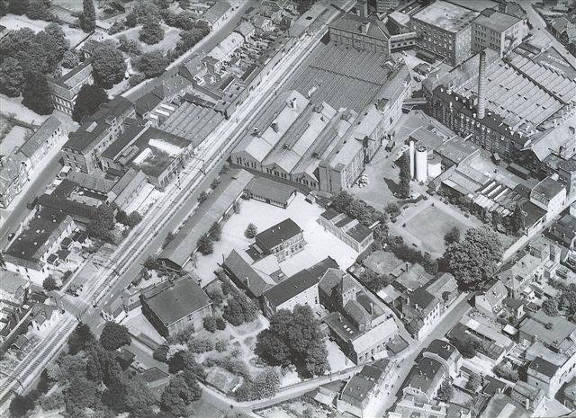 Kloosterstraat 1986 toen nog over het spoor doorliep tot aan de Molenstraat..jpg