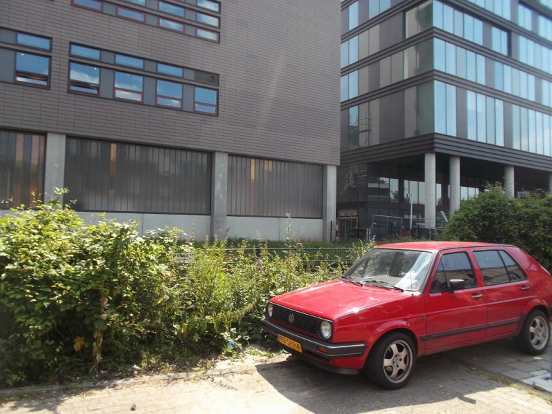 Molenstraat hoek Kloosterstraat achterkant tegen de spoorbaan.JPG