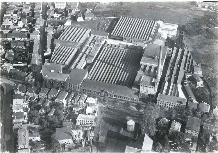 Haaksbergerstraat Textielfabriek Scholten 1928 luchtfoto.jpg