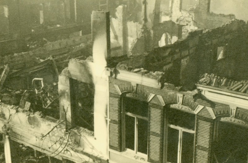 Kalanderstraat, de verwoesting in de binnenstad na het bombardement van 22 februari 1944.jpg